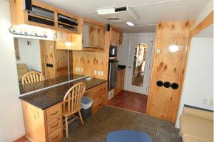 Cast Trailer Luxury 2 Rooms